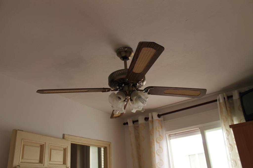 ホテル オスタル グラシエラ マドリード 部屋 写真