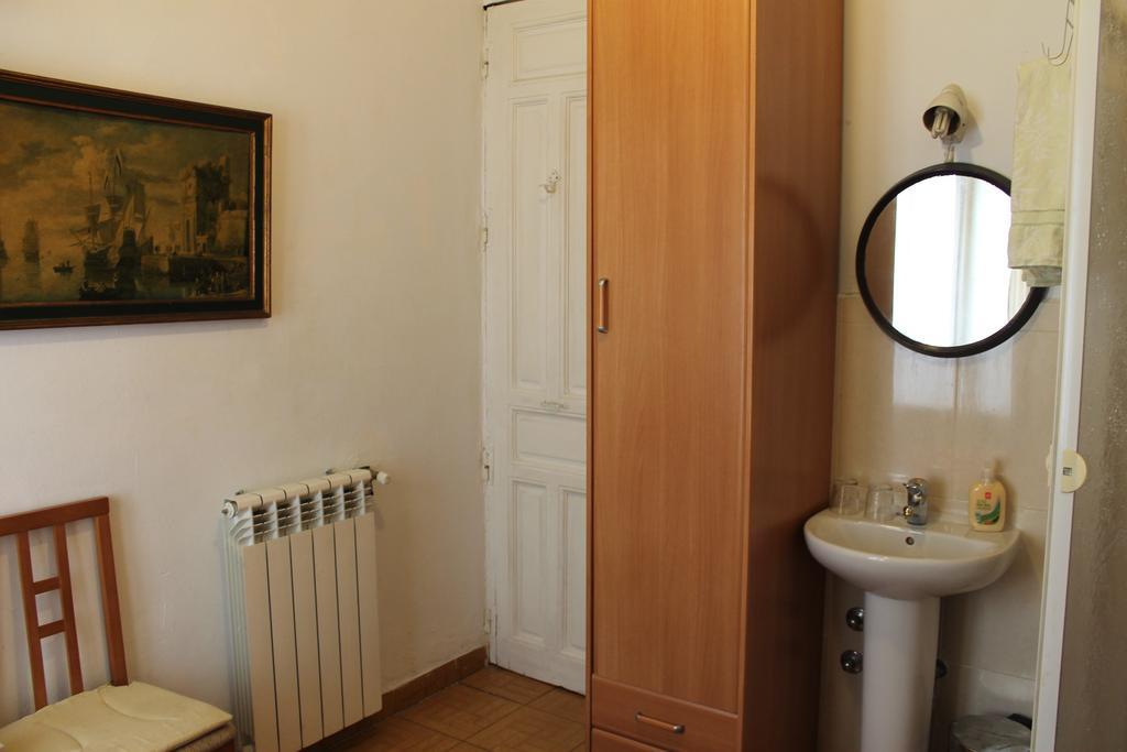 ホテル オスタル グラシエラ マドリード 部屋 写真